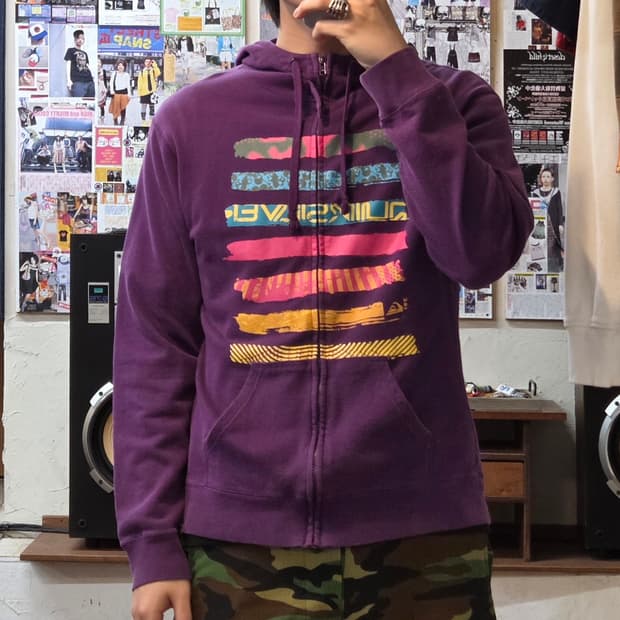 퀵실버 넥버튼 프린팅 퍼플 후드집업
