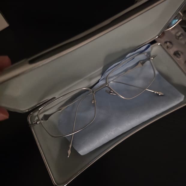 젠틀몬스터 아토믹