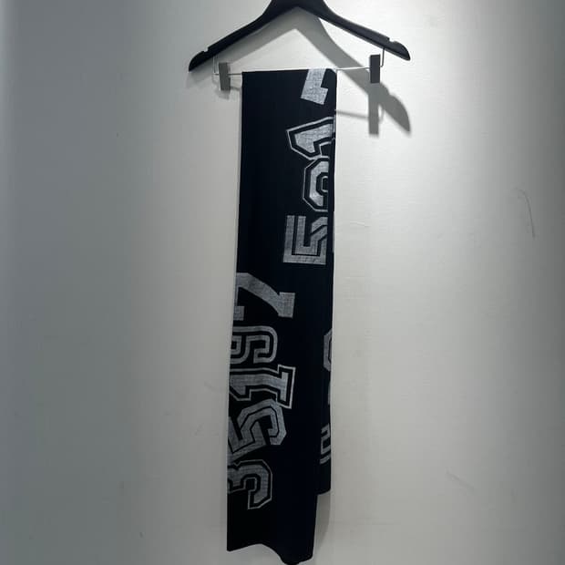 꼼데가르송 블랙 21AW 넘버링 머플러