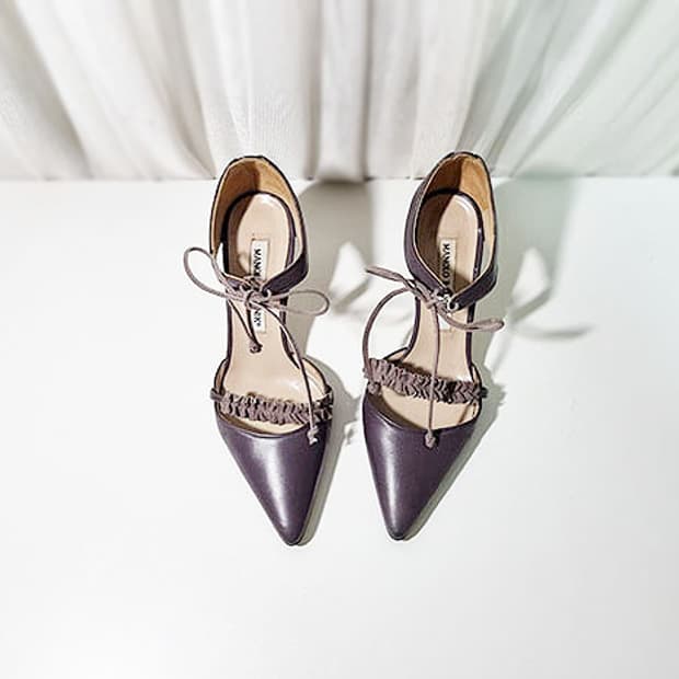 마놀로블라닉 펌프스 230