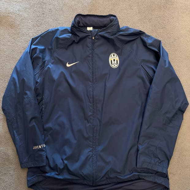 나이키 유벤투스 올드스쿨 토탈90 바람막이 처분 