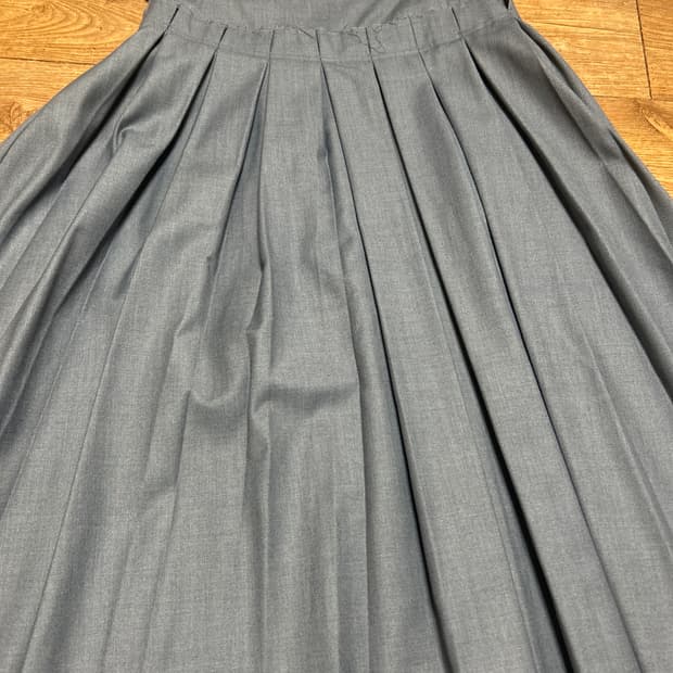 밀로우먼 버클 플리츠 스커트