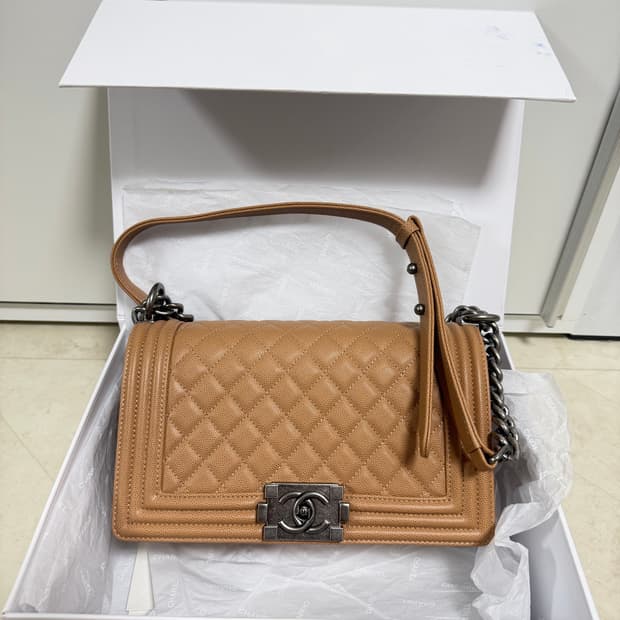 Chanel boy