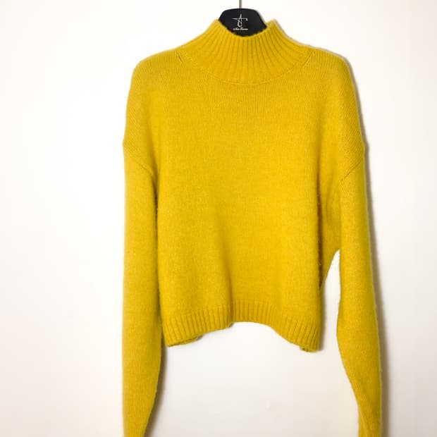 앤아더스토리즈 울 반목 카라 니트 스웨터 머스터드 옐로우