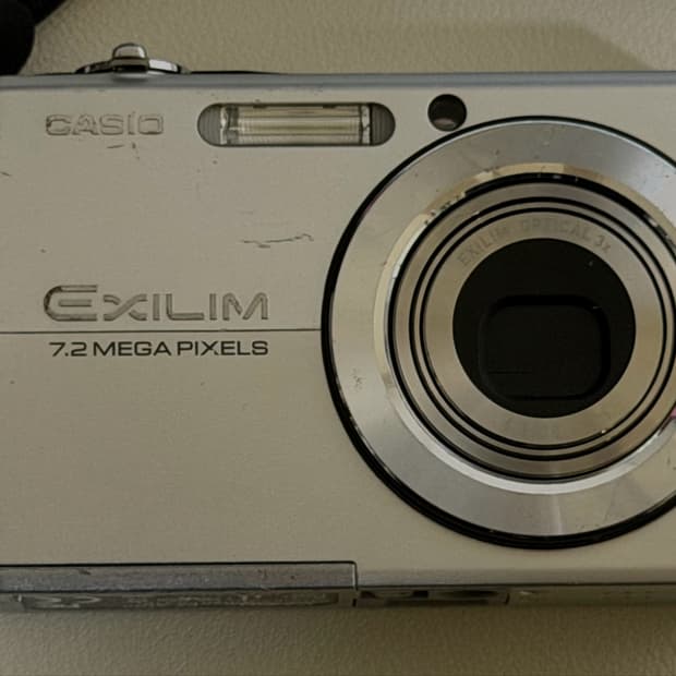 ์นด์์ค Exilm EX-Z700