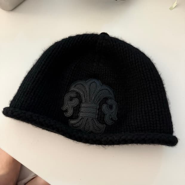 크롬하츠 캐시미어 플레어 참 비니 chrome hearts