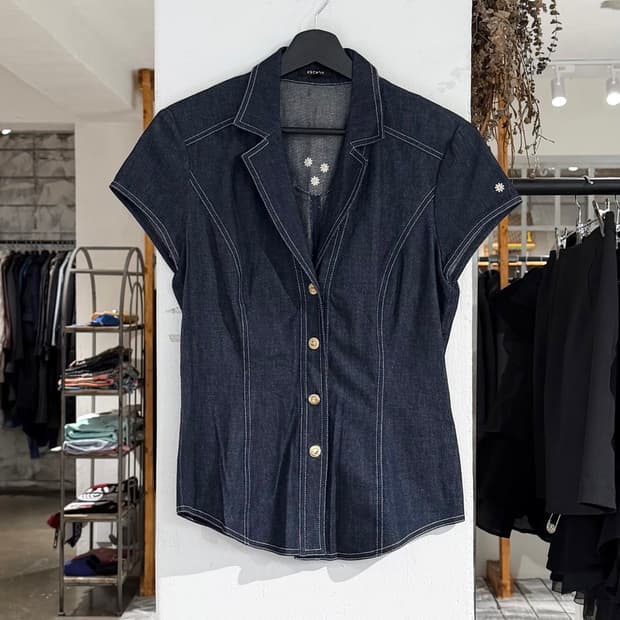 에스카다 진청 데이지 자수 데님 하프 슬리브 셔츠