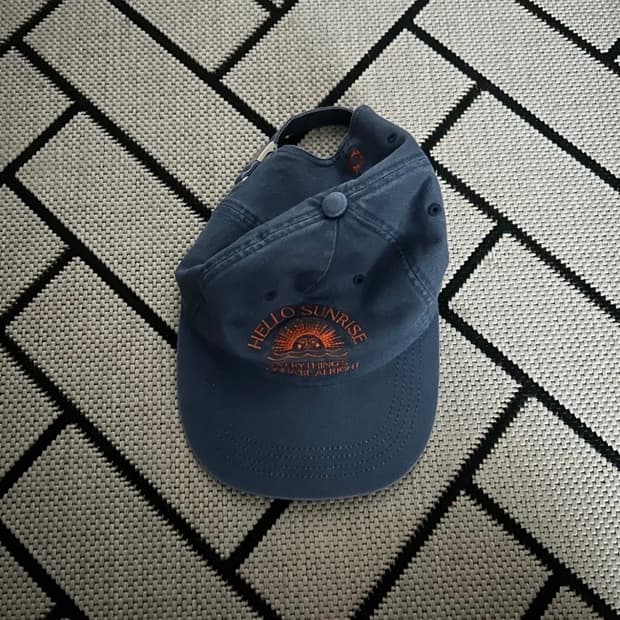 헬로선라이즈 워시드 OG 로고 6패널 캡 오션 블루