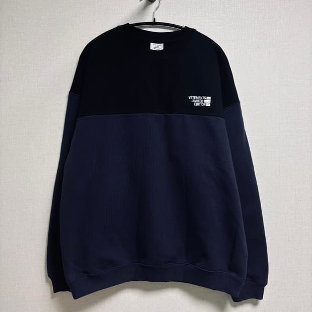 베트멍 VETEMENTS LIMITED EDITION 배색 맨투맨