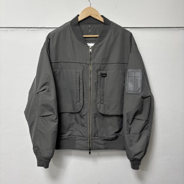 코드그라피 봄버 자켓