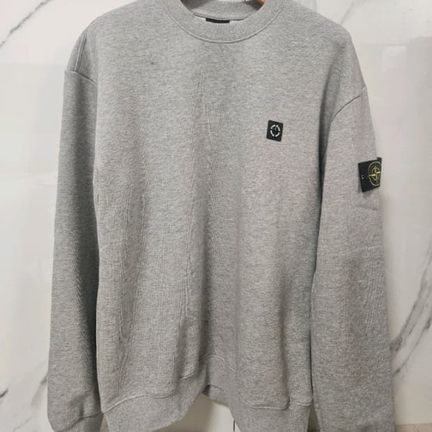 스톤아일랜드 그레이맨투맨.   L/XL