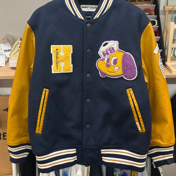 지유 G.U X HONEST COLLEGE 스타디움 자켓