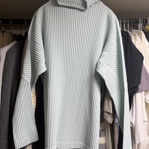 옴므플리세 하이넥 롱슬리브