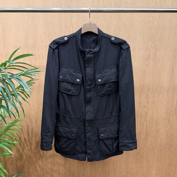 구찌 울 밀리터리 필드 자켓 스탠드 카라 어깨 에폴렛 디테일 다크 브라운