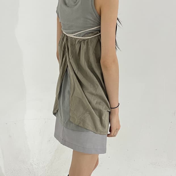 Layered sleeveless