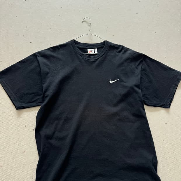 나이키 스포츠 90s 올드스쿨 반팔티 105