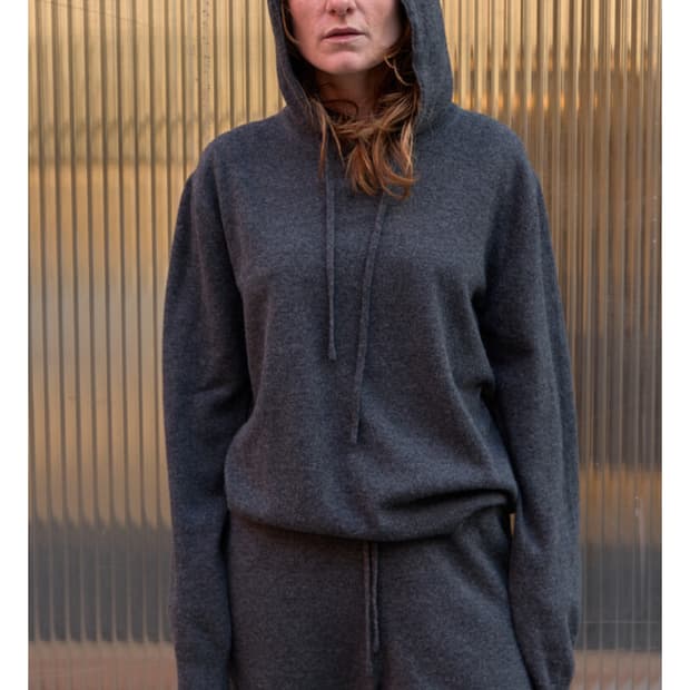 mudule knit hoodie black