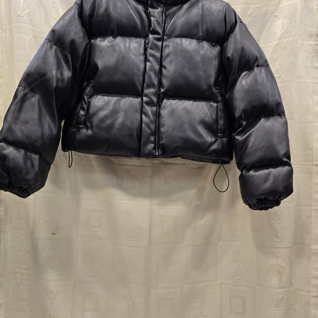 블랙업 레더 크롭 패딩 점퍼 프리사이즈