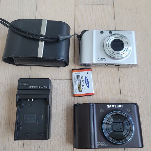삼성 vluu nv100 hd 디카+nv24 hd(하자)2개 디지털카메라