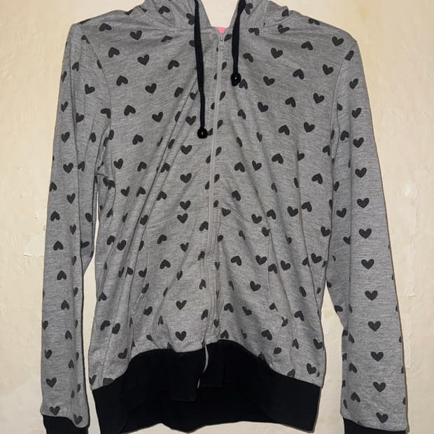 “etienne” Black heart Bear Hood zip-up