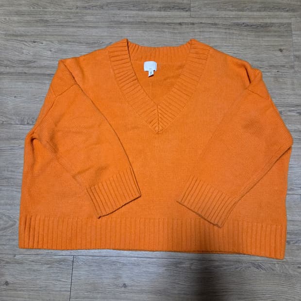 H&M 프리미엄 라인 오렌지 오버사이즈 브이넥 니트