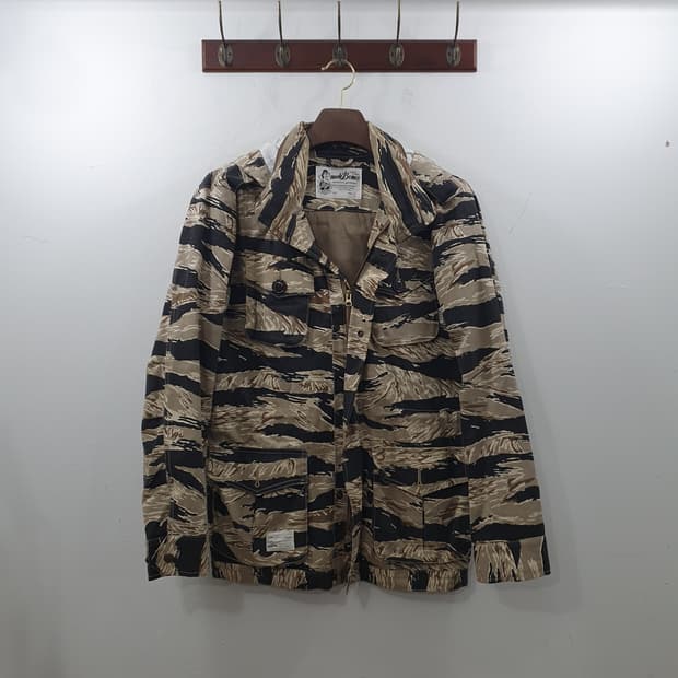 추S-M 누드본즈 남성 M65 골든 타이거 카모 자켓