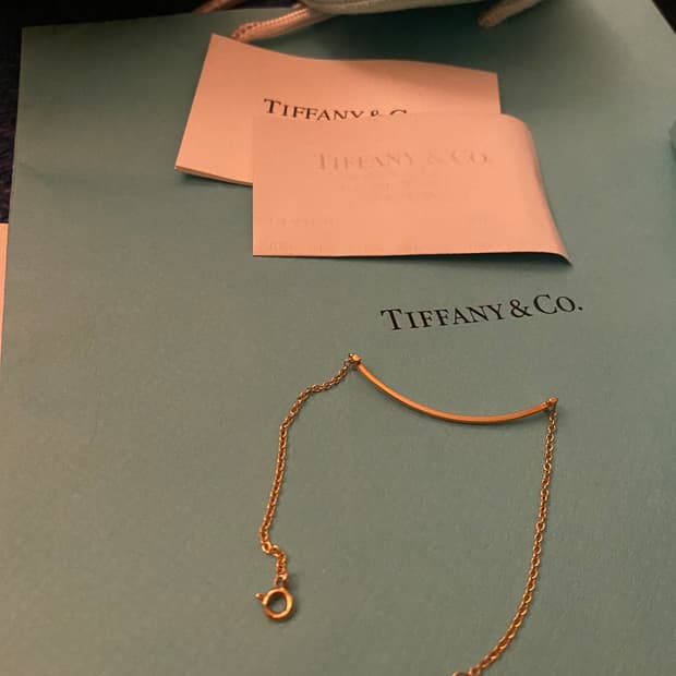 [정품] 티파니 T 스마일 스몰 브레이슬릿 옐로우골드 S사이즈 / SSS