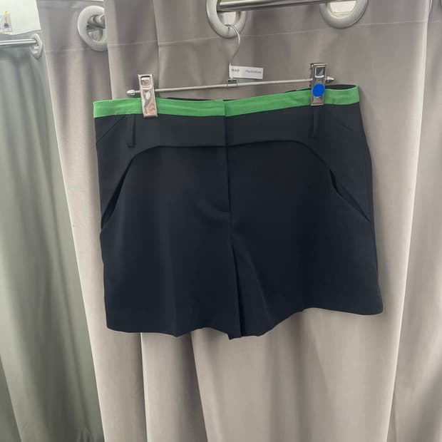 그린 라인 쇼츠 