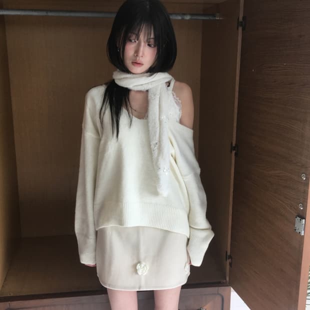 원가 22000원 큐빅 머플러 새 것