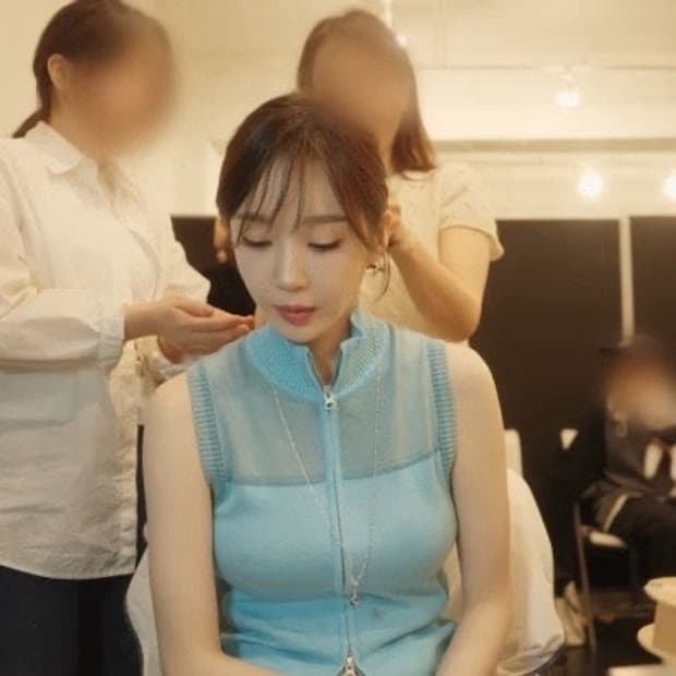 썬러브 강민경 니트집업