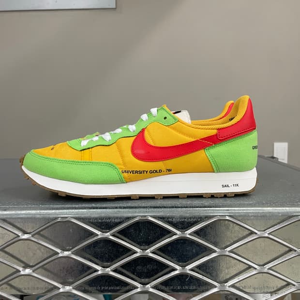 나이키 챌린저 OG 유니버시티 골드 270