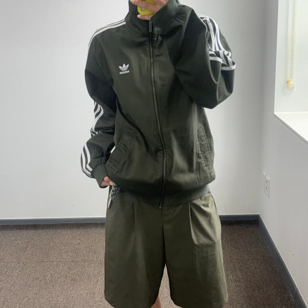 Adidas 아디다스 파이어로고 카키 바람막이