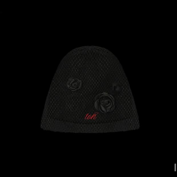 TOH 티오에이치 Rose veil beanie in black 로즈비니