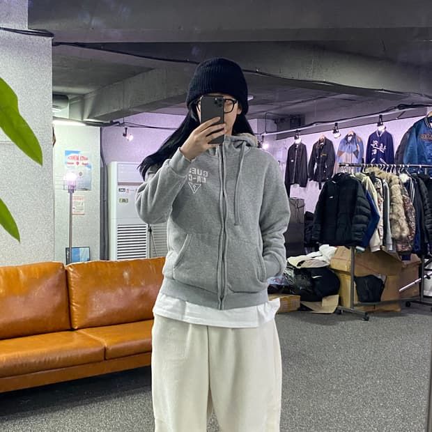 게스y2k 양털 후드 집업 B3173