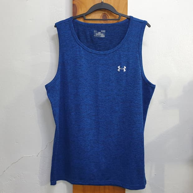 언더아머 민소매 티(105)