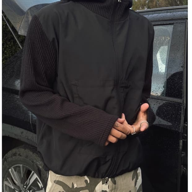 디서먼트 배색 후드집업 블랙