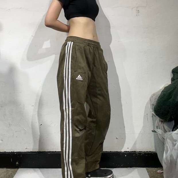 아디다스 대장급 브라운 화이트 삼선 와이드 팬츠 M