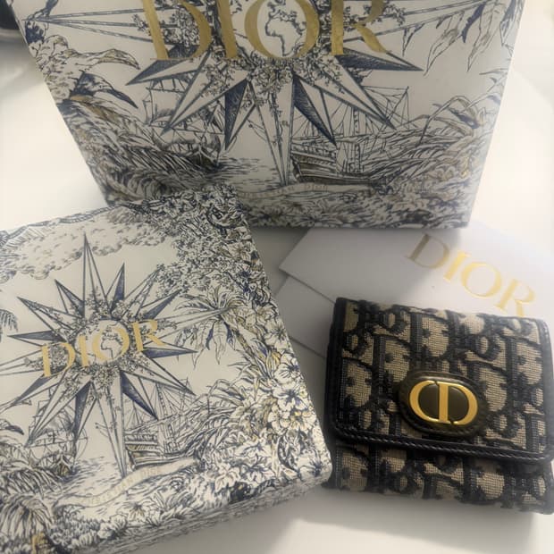 공홈구매 풀박 디올 30 Montaigne Lotus 지갑