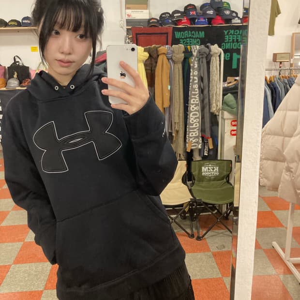 언더아머 후드티