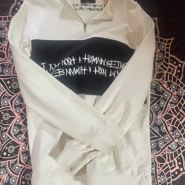 아임낫휴먼비잉 맨투맨 