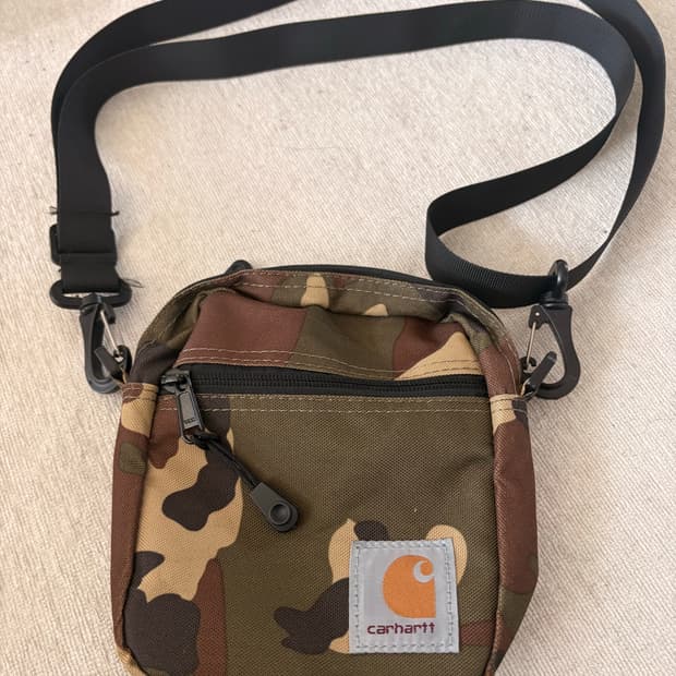 칼하트윕 스몰크로스백