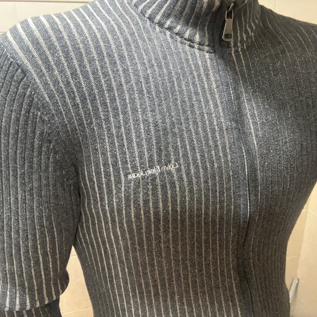 켈빈클라인 니트집업 