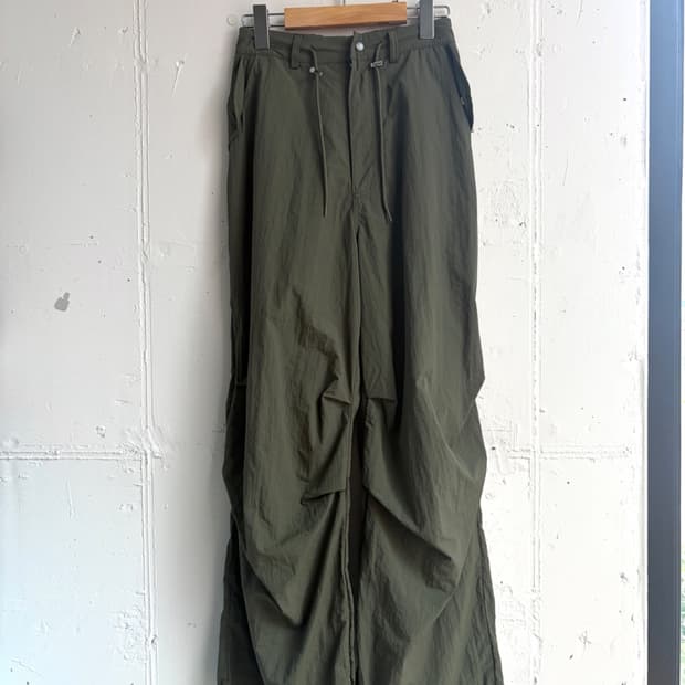 MONO MART nylon pants