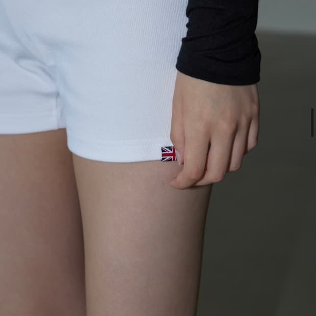 미치코런던  쇼츠 화이트 새상품