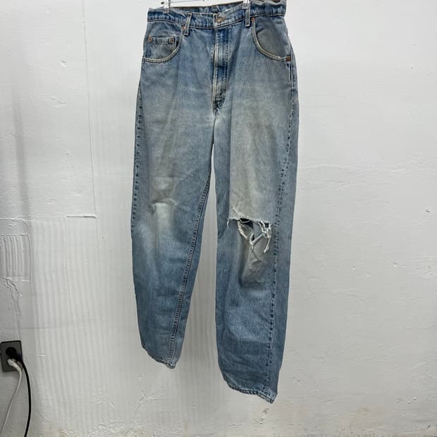 37) 90's USA MADE LEVIS 560 DENIM