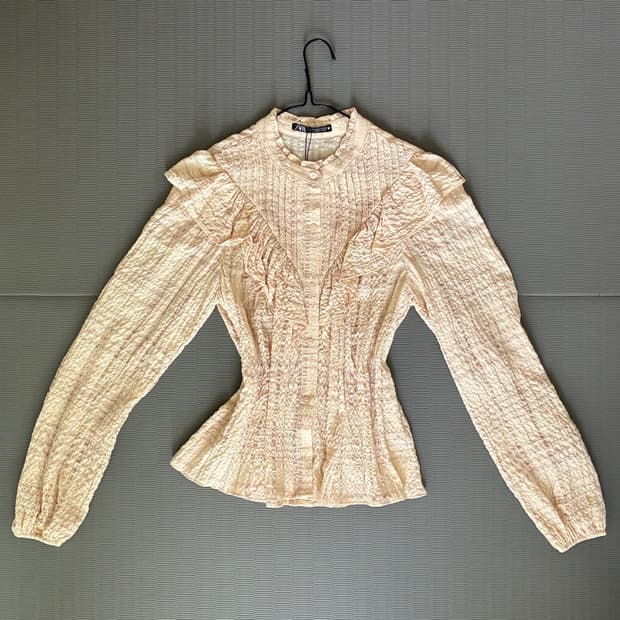 Zara ruffle blouse