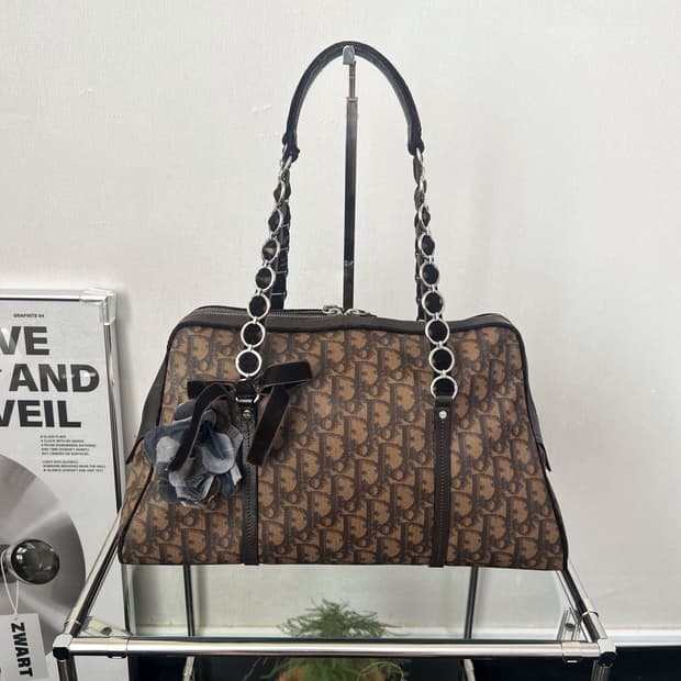 디올 로맨틱 트로터 리본 숄더백