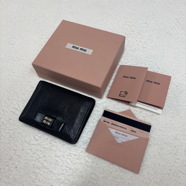 미우미우 마드라스 반지갑 (풀구성)