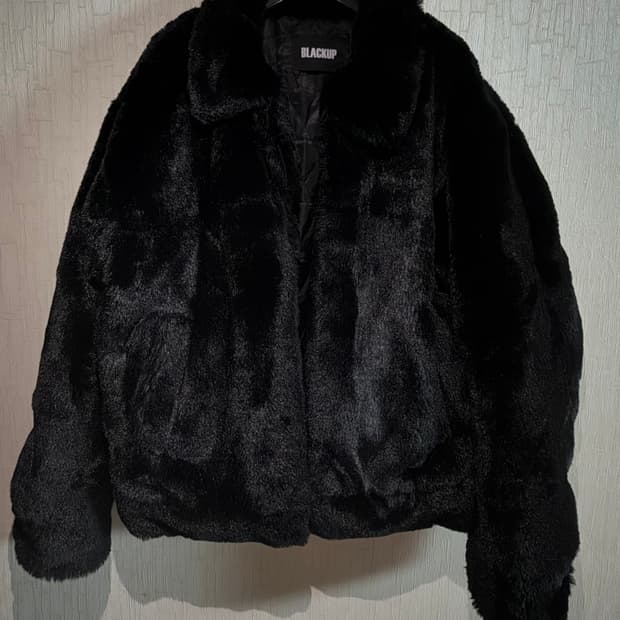 블랙업 퍼 자켓