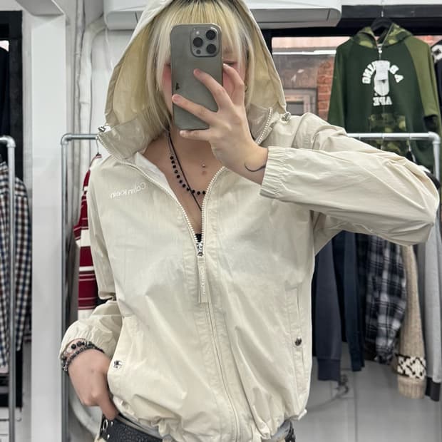 캘빈 클라인 아이보리 바람막이